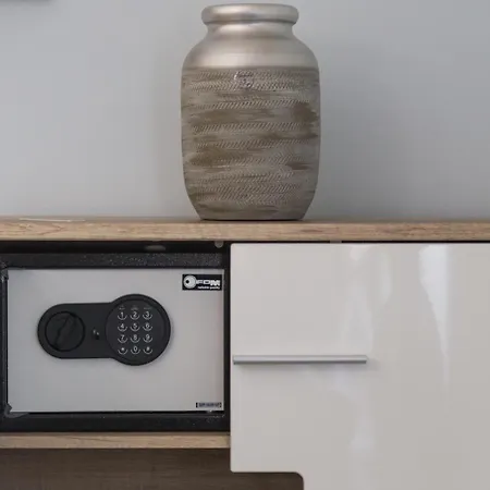 Happy Apartment *